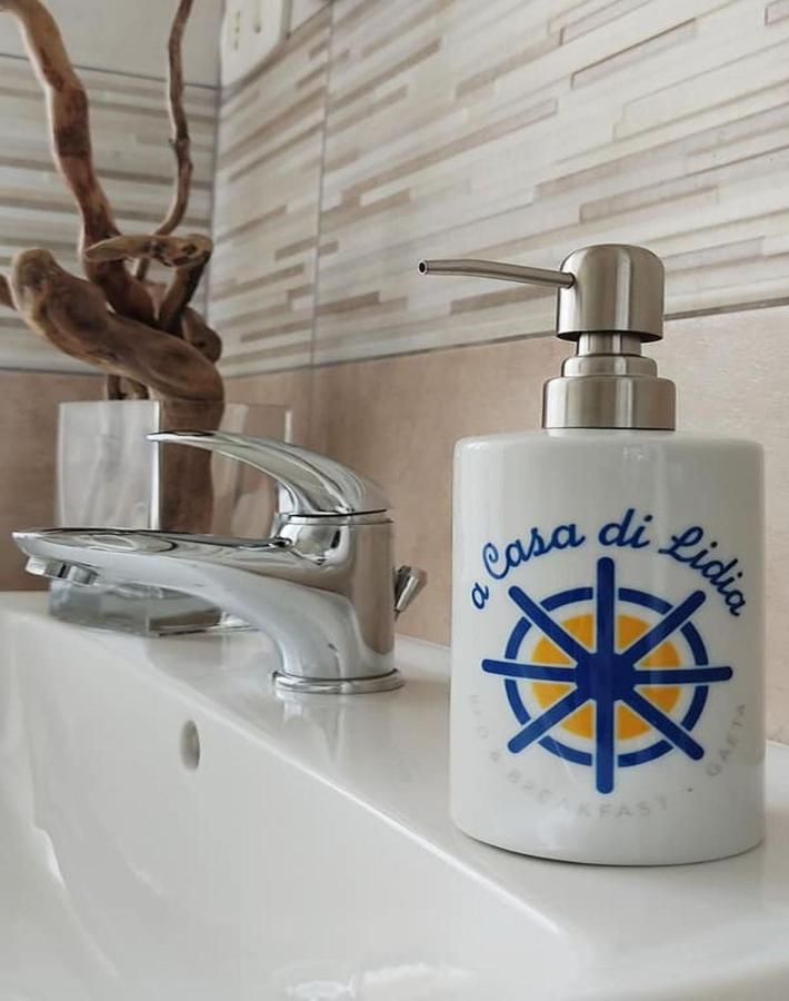 A Casa Di Lidia B&B กาเอตา ภายนอก รูปภาพ