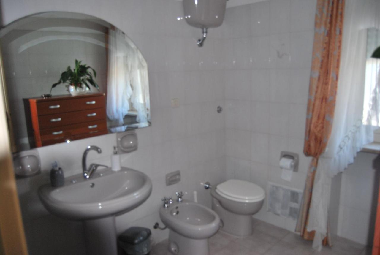 A Casa Di Lidia B&B กาเอตา ภายนอก รูปภาพ
